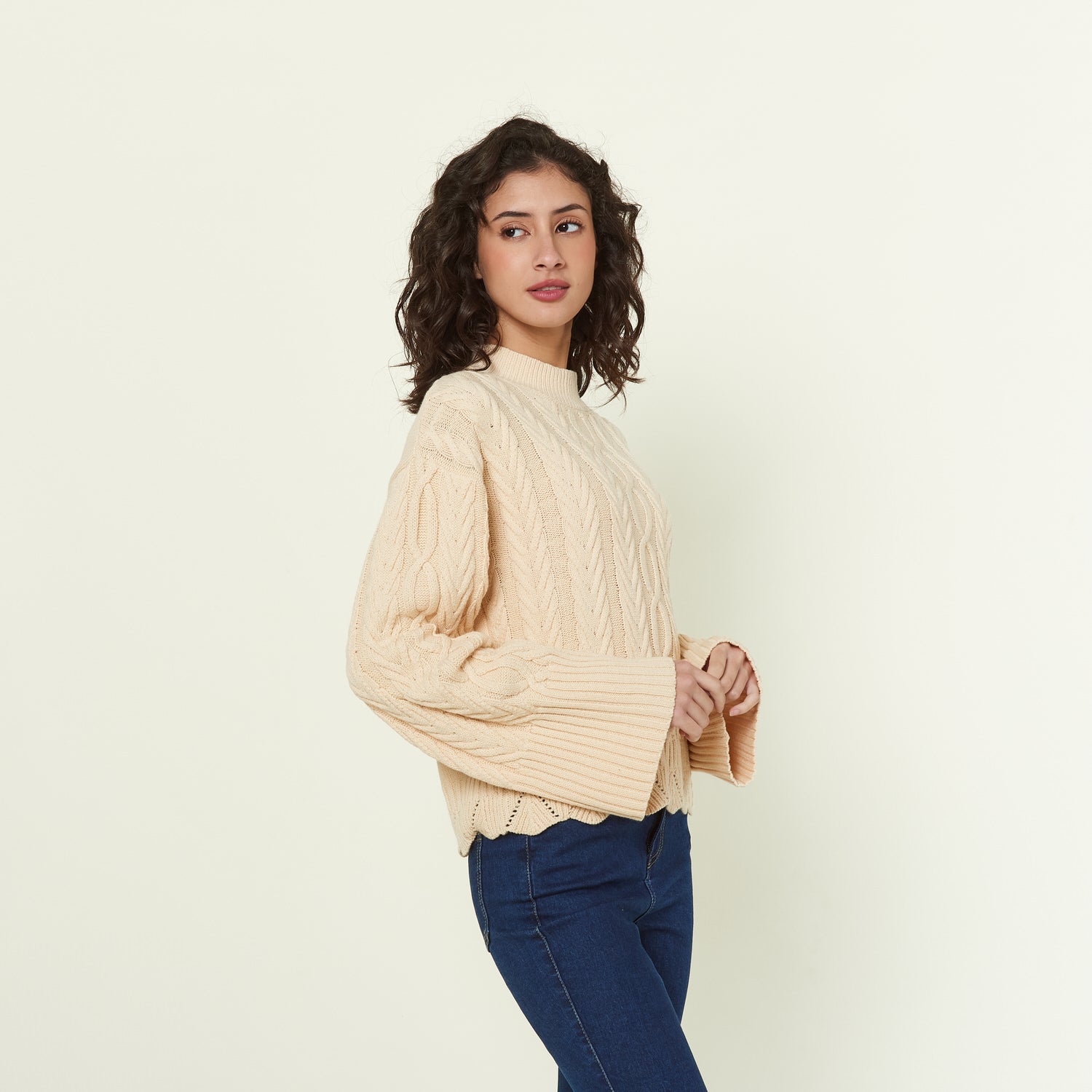 Chompa Casandra Beige
