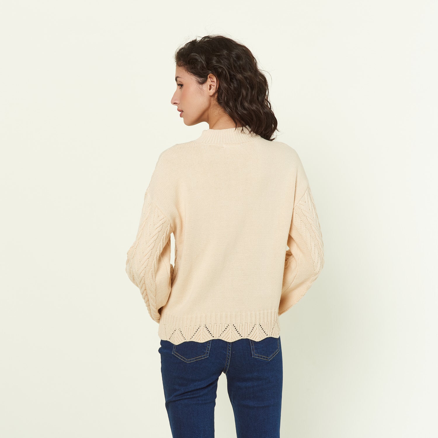 Chompa Casandra Beige
