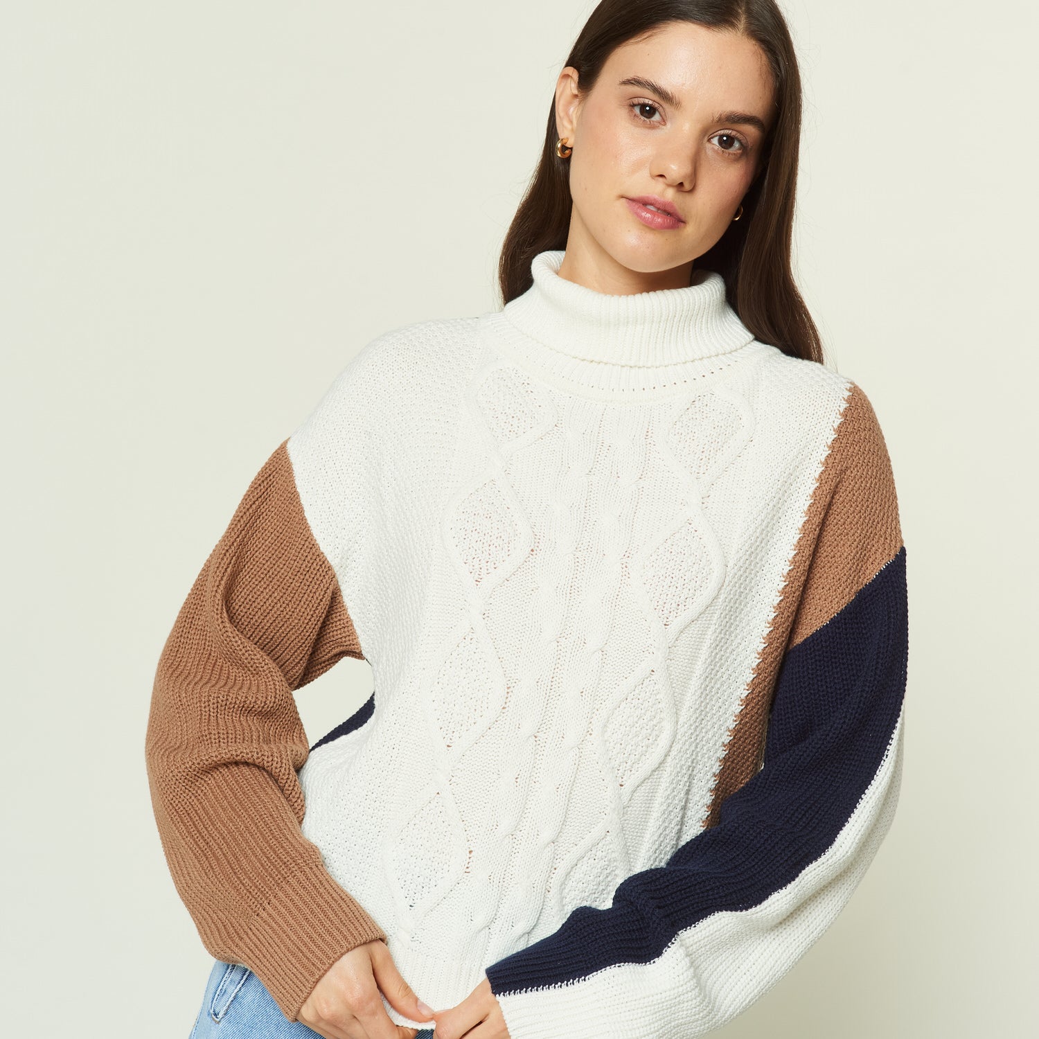 Chompa Varcity Chompa Vana Beige – EXIT - SmartBrands